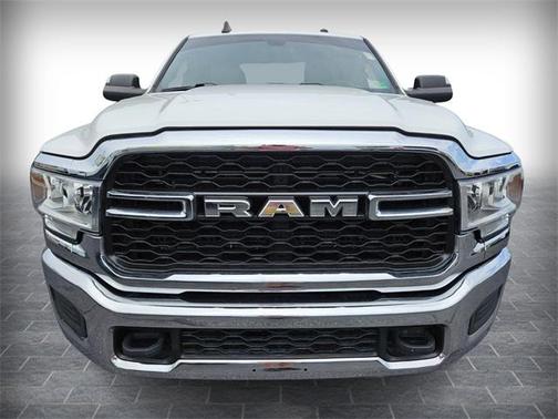 2022 RAM 3500 Tradesman Crew Cab 4x4 8' Box