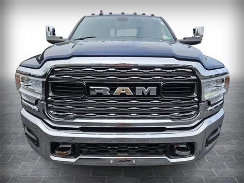2022 RAM 3500 Limited Crew Cab 4x4 8' Box