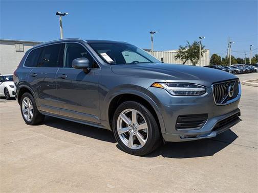 2020 Volvo XC90 T6 Momentum