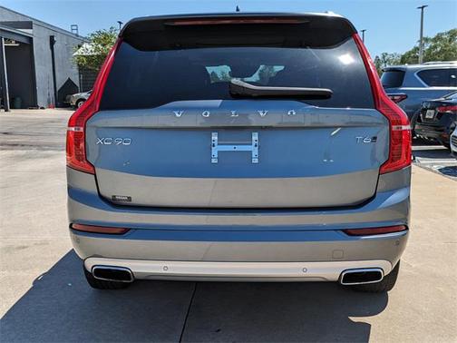 2020 Volvo XC90 T6 Momentum