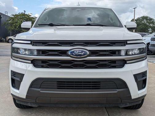 Star White Metallic Tri-Coat 2022 Ford Expedition Max XLT