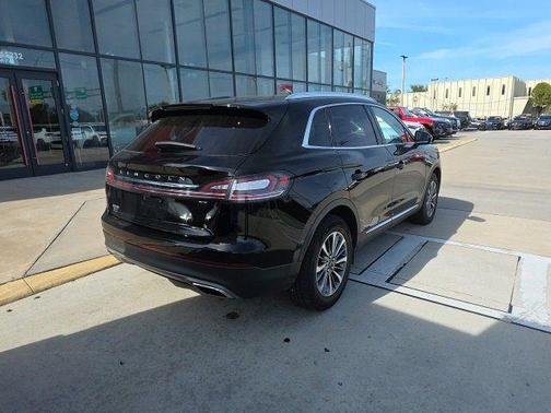 2022 Lincoln Nautilus Standard