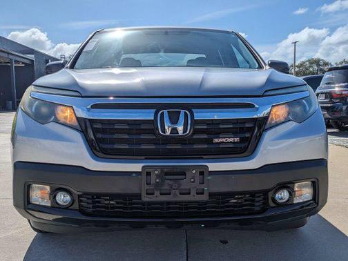 Lunar Silver Metallic 2018 Honda Ridgeline Sport