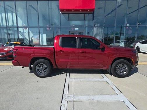 2025 Nissan Frontier SV
