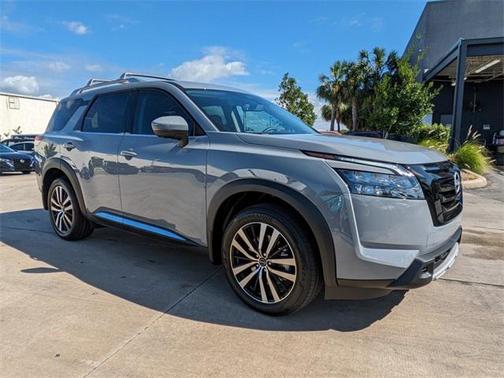 2025 Nissan Pathfinder Platinum FWD
