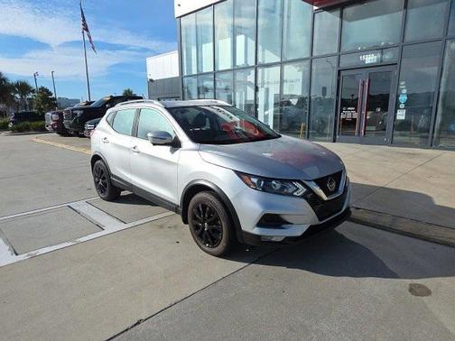 2022 Nissan Rogue Sport SV