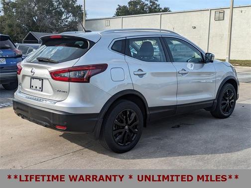 2022 Nissan Rogue Sport SV