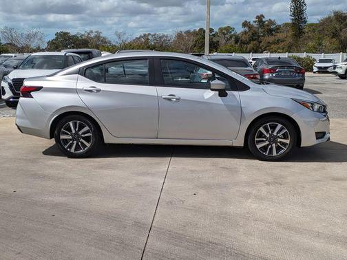 2023 Nissan Versa 1.6 SV