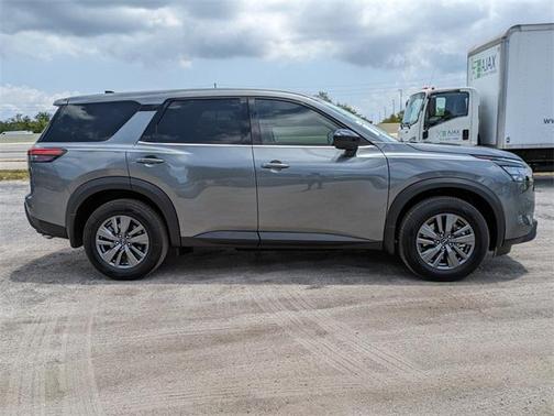 2025 Nissan Pathfinder S 4WD