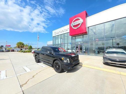 Magnetic Black 2018 Nissan Titan SV