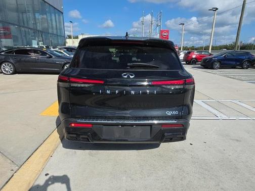 2023 INFINITI QX60 Pure