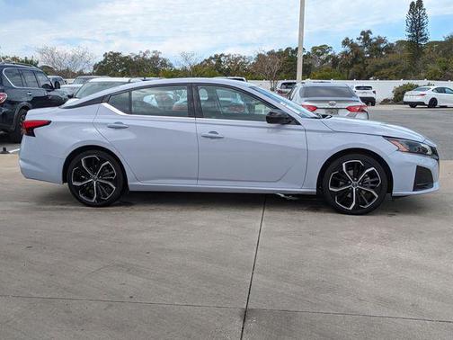 2024 Nissan Altima SR FWD