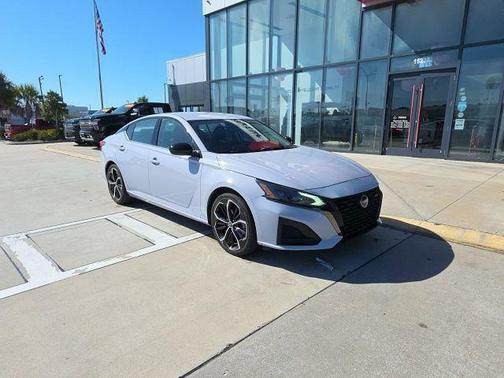 2024 Nissan Altima SR FWD