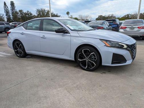 2024 Nissan Altima SR FWD