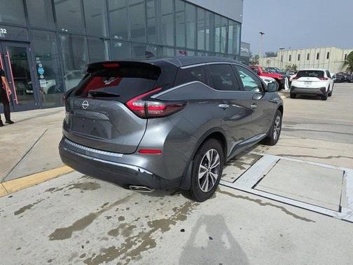 2023 Nissan Murano S