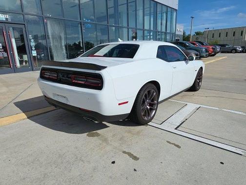 White Knuckle Clearcoat 2023 Dodge Challenger R/T