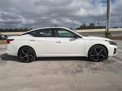 2025 Nissan Altima SR AWD