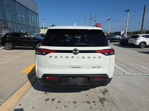 2022 Nissan Pathfinder SV 2WD