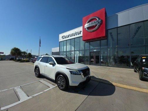 2022 Nissan Pathfinder SV 2WD