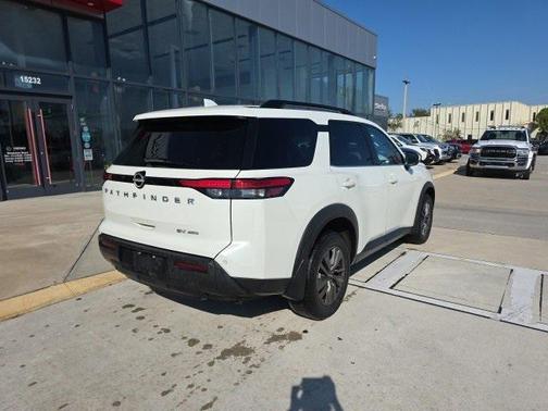 2022 Nissan Pathfinder SV 2WD
