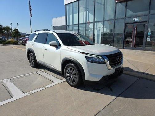 2022 Nissan Pathfinder SV 2WD