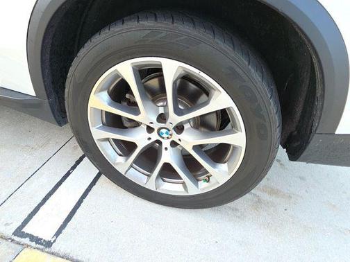 Alpine White 2023 BMW X5 xDrive40i
