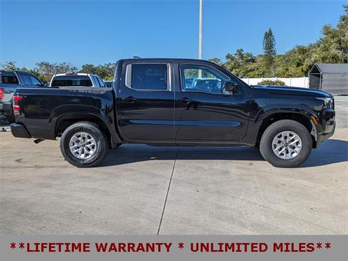 2024 Nissan Frontier SV