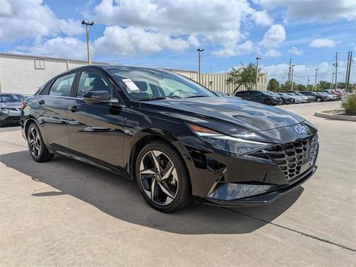 2023 Hyundai ELANTRA Limited