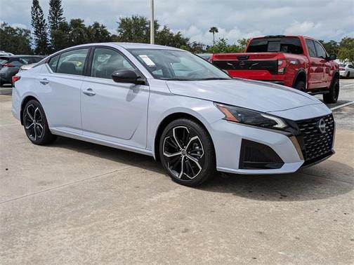 2025 Nissan Altima SR FWD