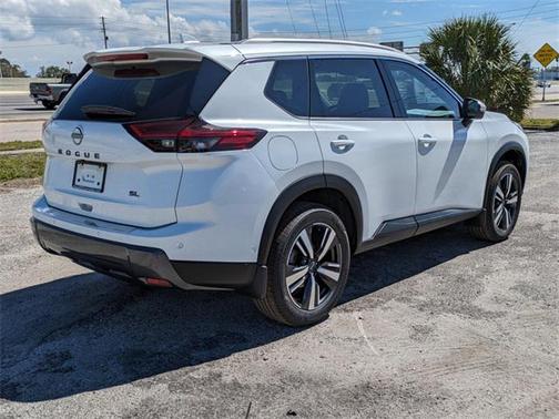2025 Nissan Rogue SL