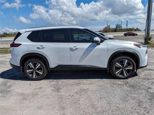 2025 Nissan Rogue SL