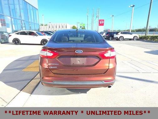 2016 Ford Fusion SE