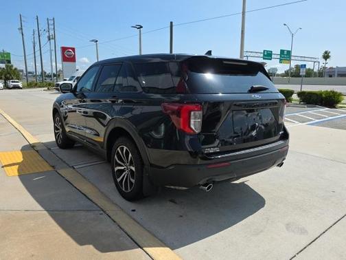 2022 Ford Explorer ST-Line