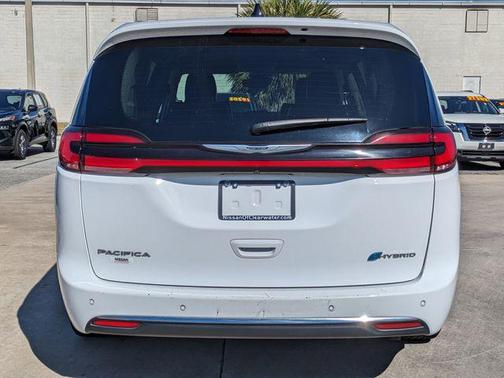 2024 Chrysler Pacifica Hybrid Select