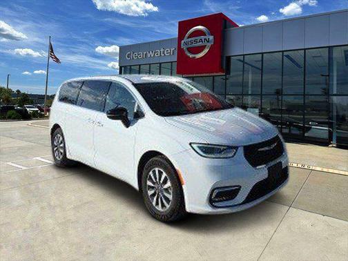 2024 Chrysler Pacifica Hybrid Select