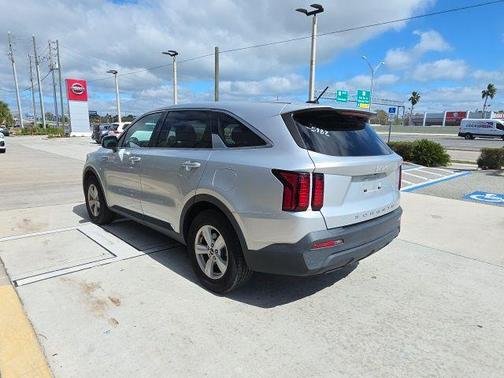 2022 Kia Sorento LX