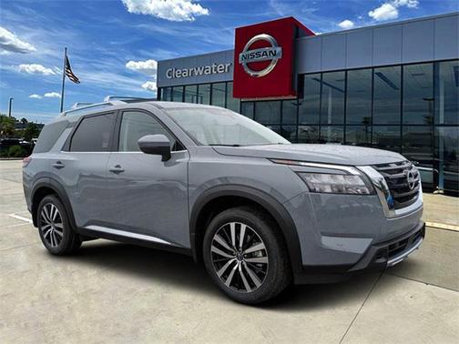 2025 Nissan Pathfinder Platinum FWD