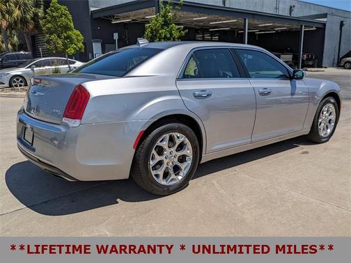2017 Chrysler 300C Platinum