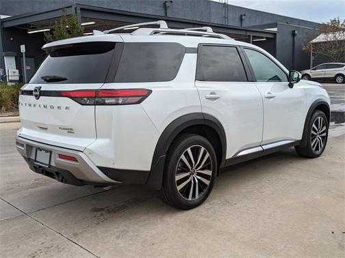 2025 Nissan Pathfinder Platinum 4WD