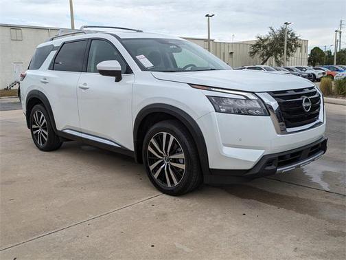 2025 Nissan Pathfinder Platinum 4WD