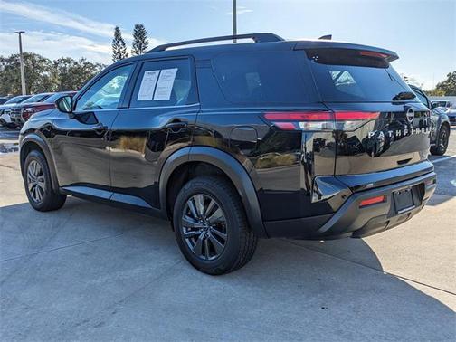 2023 Nissan Pathfinder SV 4WD
