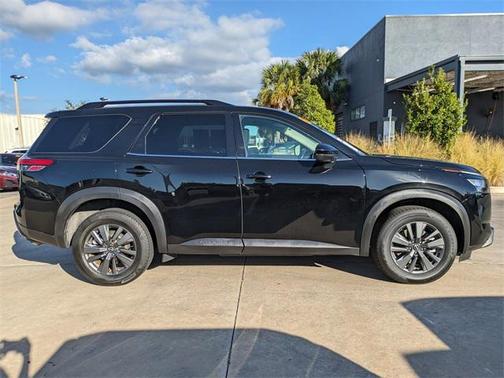 2023 Nissan Pathfinder SV 4WD