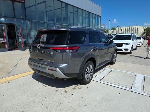 Gun Metallic 2022 Nissan Pathfinder SL 4WD