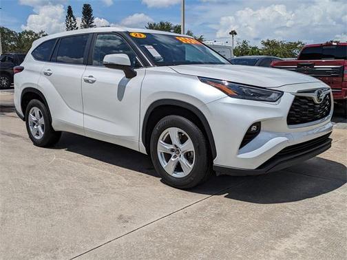2023 Toyota Highlander LE