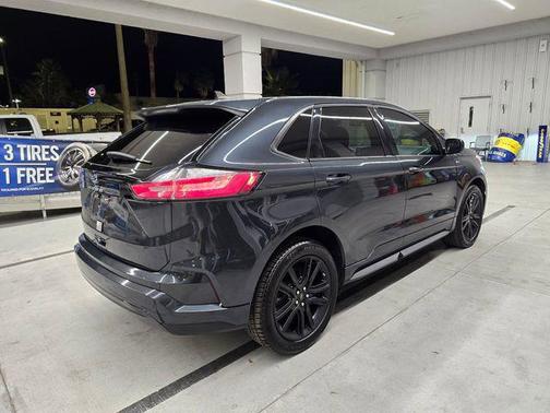 2022 Ford Edge ST Line