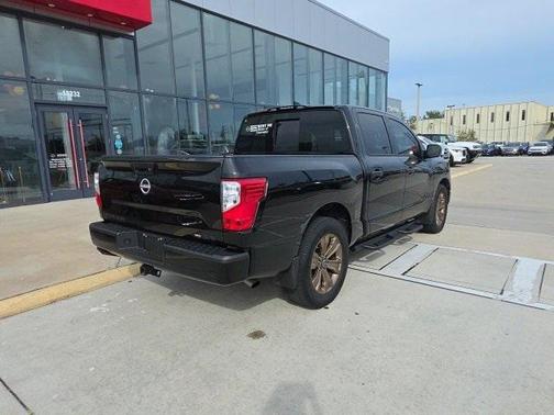 2024 Nissan Titan SV