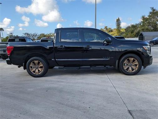 2024 Nissan Titan SV