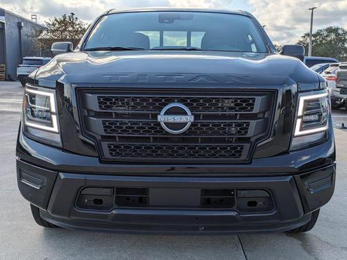 2024 Nissan Titan SV