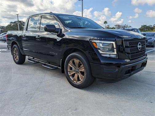 2024 Nissan Titan SV