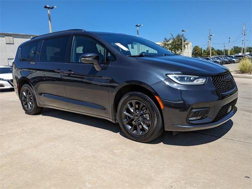 2021 Chrysler Pacifica Touring L